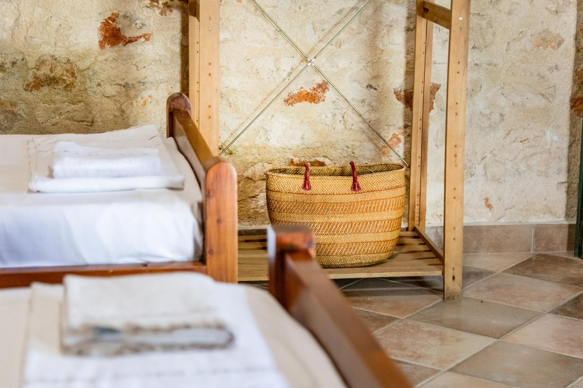 Orama Stone Apartments - Authentic Hospitality In A Historical Location, By Zantewize Room photo