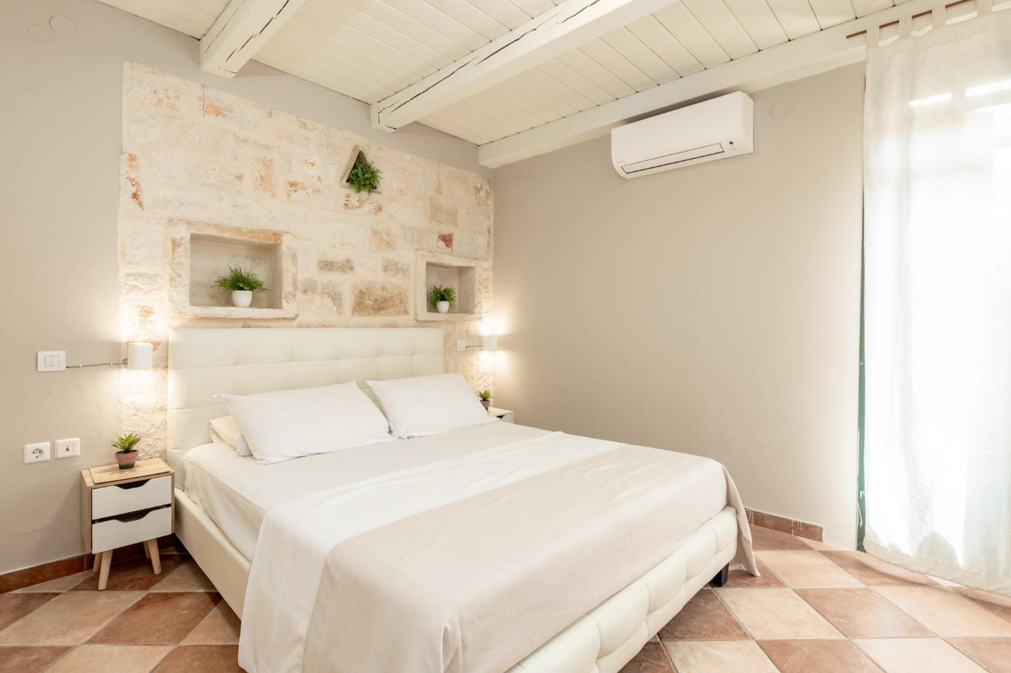 Orama Stone Apartments - Authentic Hospitality In A Historical Location, By Zantewize Room photo