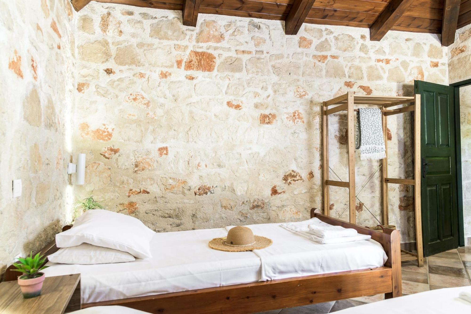 Orama Stone Apartments - Authentic Hospitality In A Historical Location, By Zantewize Room photo